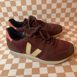 veja sneakers maroon and pink size 8